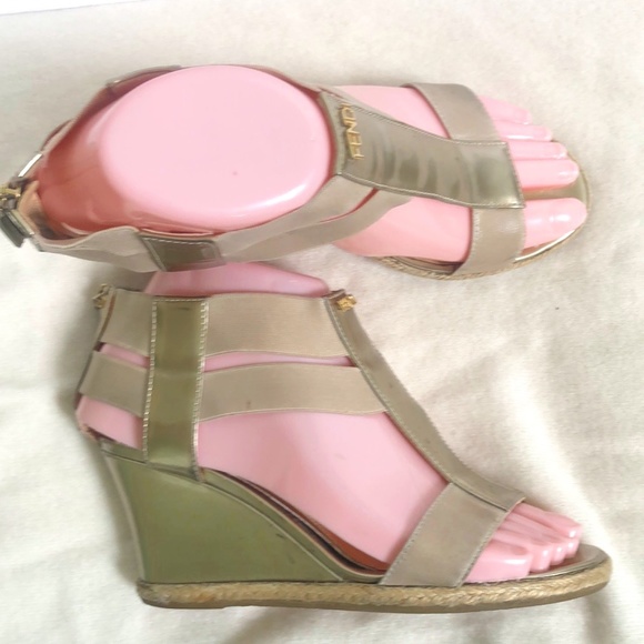 Fendi Women's Gold Carioca Patent Leather T-strap Wedge Sandals Size 35.5 w/ COA - Picture 1 of 12